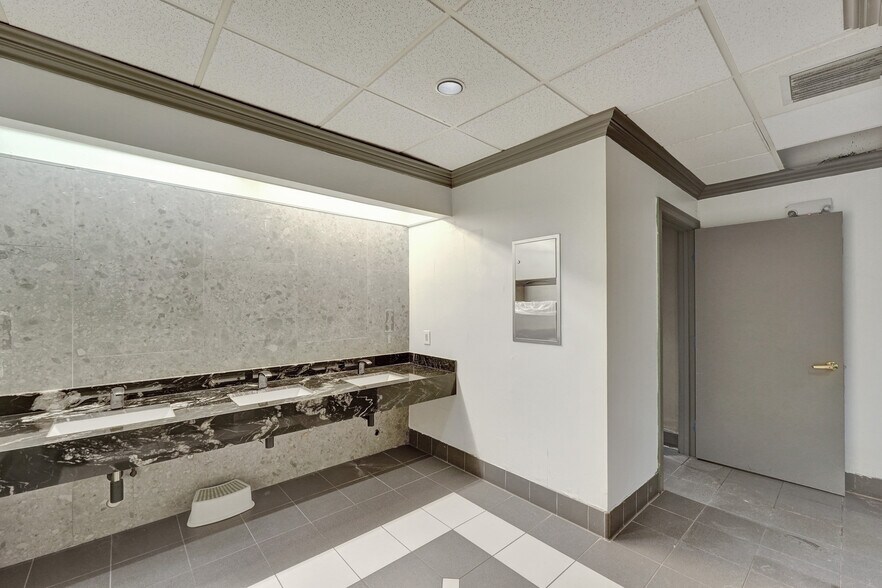 More Photos Of 700-710 71st St, Miami Beach Unknown For Lease