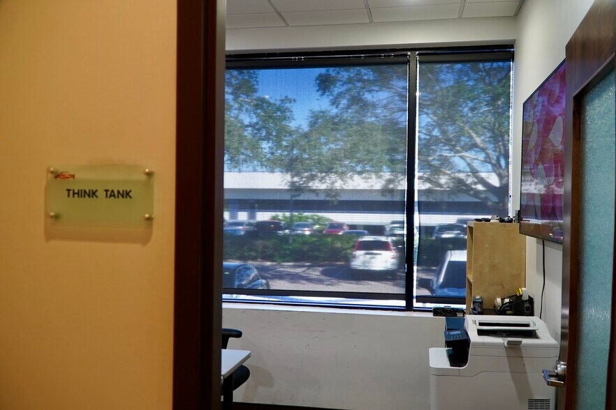More Photos Of 5850 W Cypress St, Tampa Office For Lease