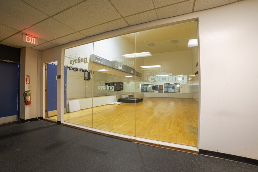 More Photos Of 450 State Route 34, Old Bridge Light Distribution For Sale