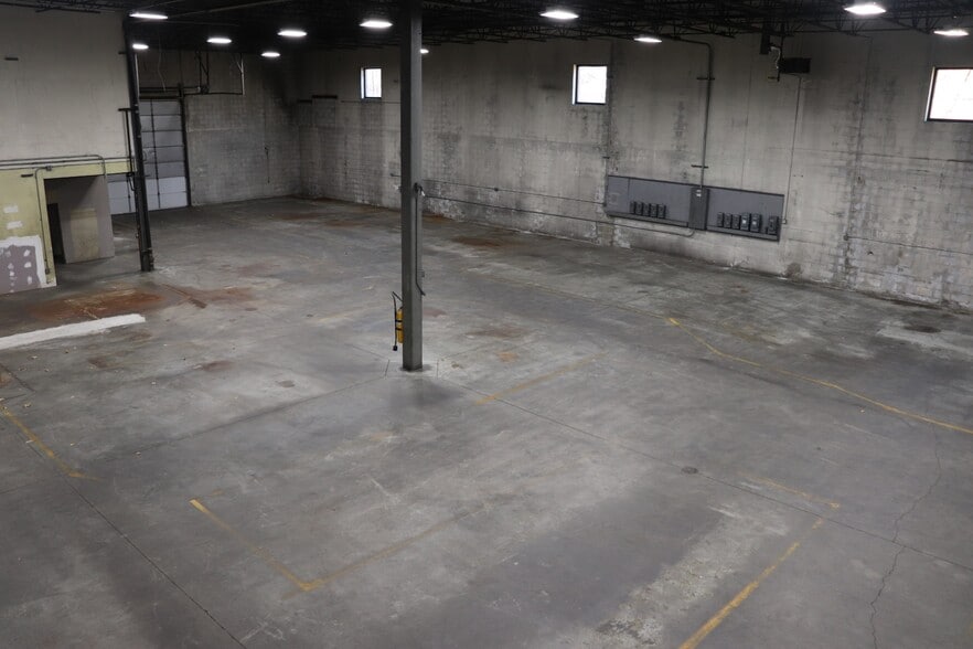 More Photos Of 1 Nablus Rd, Wakefield Distribution For Lease