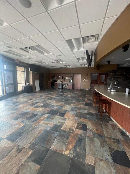 More Photos Of 4141 28th Ave S, Fargo Office For Lease