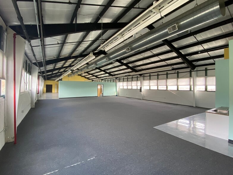 More Photos Of 345 Wilson Ave, Norwalk Warehouse For Lease