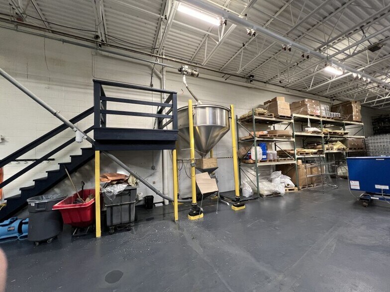 More Photos Of 16 Business Park Dr, Branford Warehouse For Sale