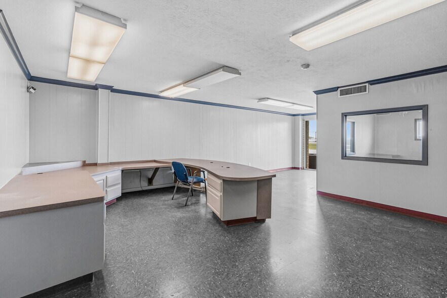More Photos Of 6719 E Highway 332, Freeport Industrial For Sale