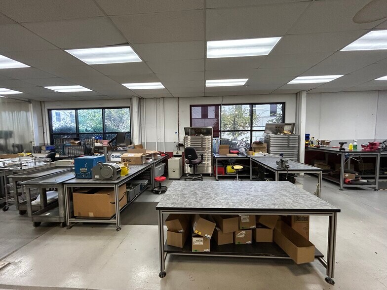 More Photos Of 7915-7919 Ajay Dr, Sun Valley Warehouse For Lease