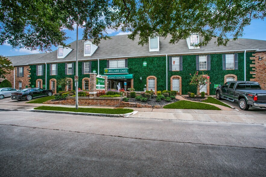 More Photos Of 8900 Chimney Rock Rd, Houston Apartments For Sale
