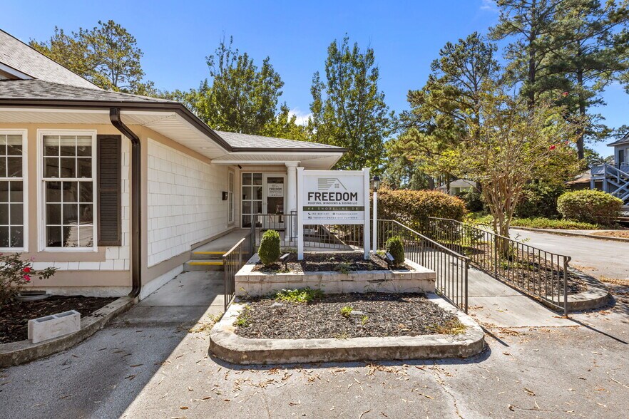 More Photos Of 44 Shoreline Dr, New Bern Medical For Sale