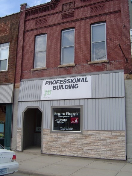 More Photos Of 326 Main St, Blooming Prairie Office For Lease