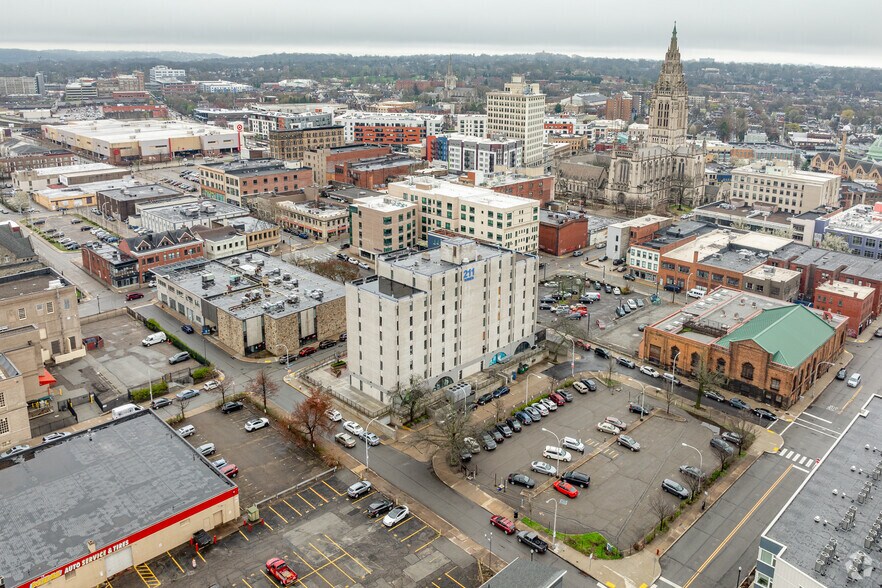 More Photos Of 211 N Whitfield St, Pittsburgh Office For Lease