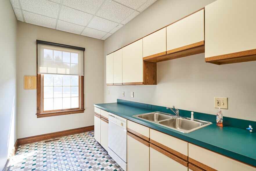 More Photos Of 1920 Georgetown Rd, Hudson Medical For Sale