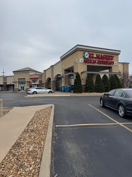 Primary Photo Of 13600-13612 Washington St, Kansas City Storefront Retail Office For Lease