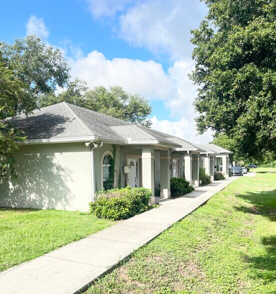 Primary Photo Of 700-706 State Road 60 E, Lake Wales Medical For Lease