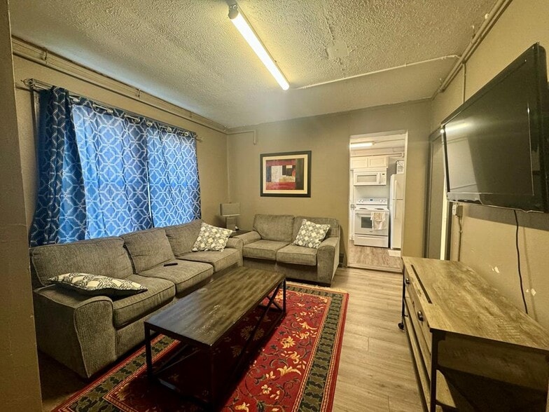 More Photos Of 715 N Kanawha St, Beckley Freestanding For Lease