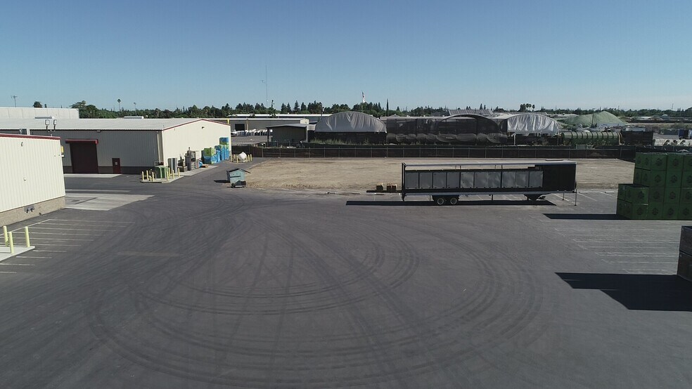 More Photos Of 506-530 El Roya Ave, Modesto Warehouse For Lease