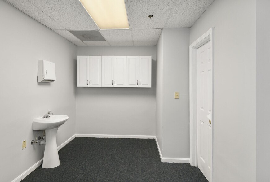 More Photos Of 13621-13689 Baltimore Ave, Laurel Medical For Sale