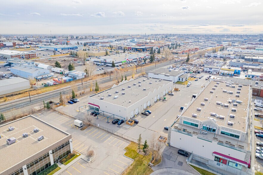 More Photos Of 5700 1st St SW, Calgary Warehouse For Sale