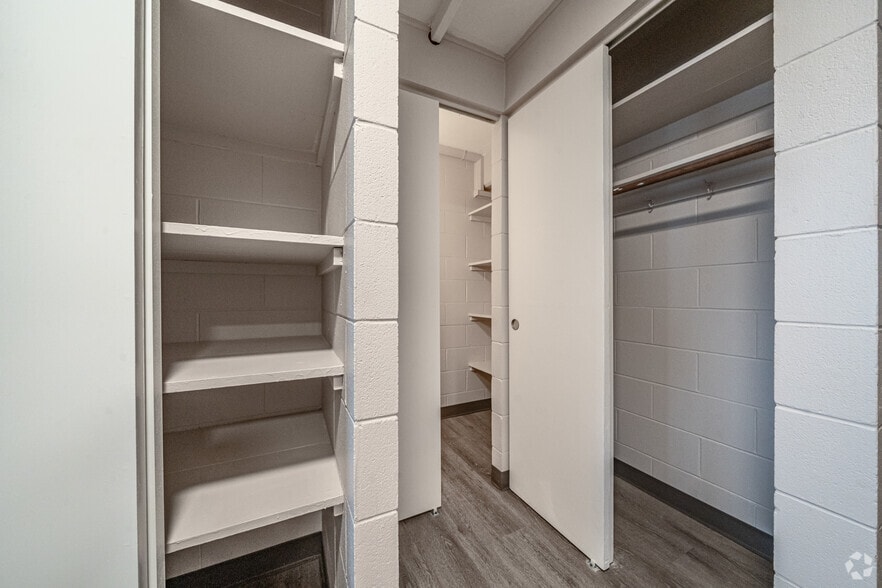 More Photos Of 311 N Ottawa St, Joliet Apartments For Lease