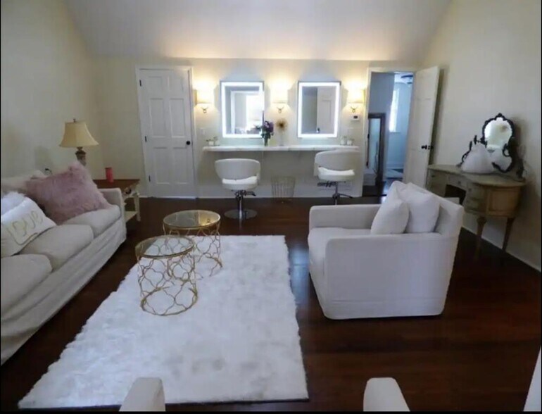 More Photos Of 3054 Highway 24 W, Summit Lodge Meeting Hall For Sale