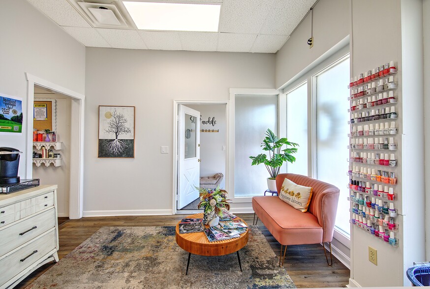 More Photos Of 628 Metacom Ave, Warren Storefront For Sale