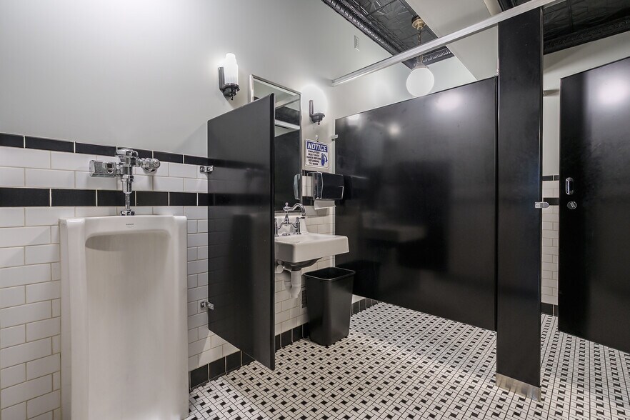 More Photos Of 113 N Farmer St, Otsego Bar For Sale