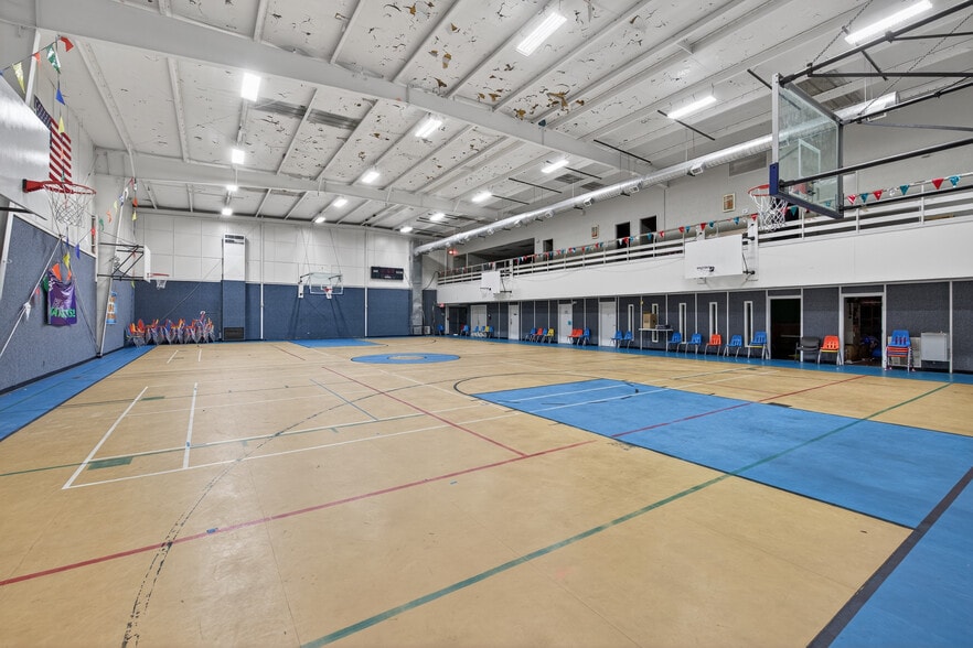 More Photos Of 147 Hurst Blvd, Hurst Religious Facility For Sale