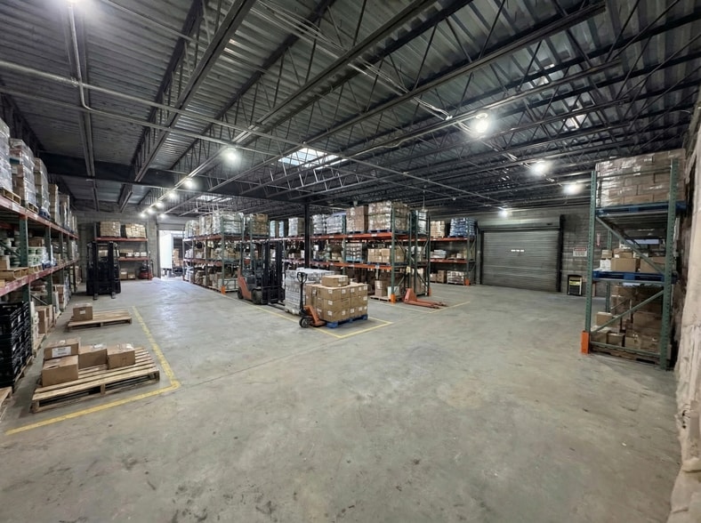 More Photos Of 32 Chichester Ave, Center Moriches Warehouse For Lease