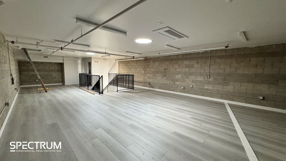 More Photos Of 10505 Glenoaks Blvd, Pacoima Industrial For Lease