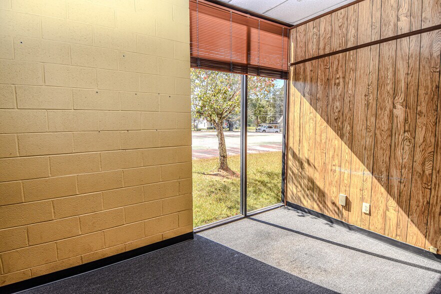 More Photos Of 16 Jackson St, Zebulon Light Distribution For Sale