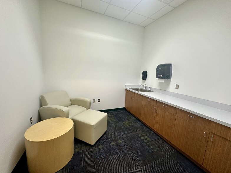 More Photos Of 309 Huffman Mill Rd, Burlington Storefront Retail Office For Lease