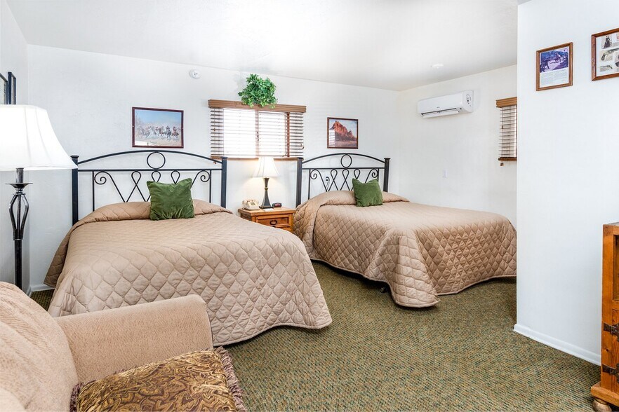 More Photos Of 410 Fremont St, Tombstone Hotel For Sale