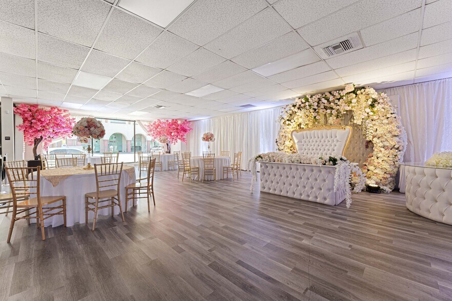 More Photos Of 6265 Van Nuys Blvd, Van Nuys Storefront For Sale