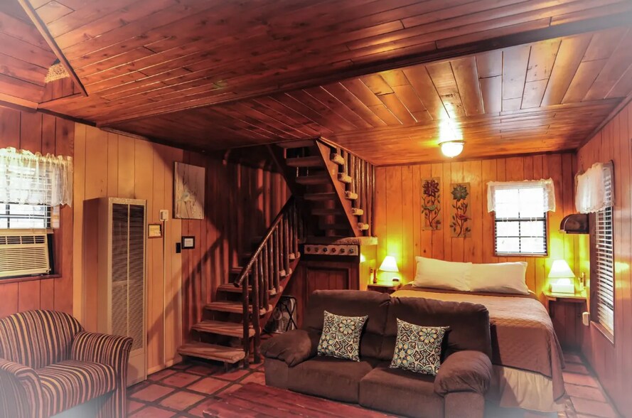 More Photos Of 88 Main St, Pinos Altos Hotel For Sale