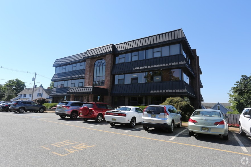 More Photos Of 10 Allen St, Toms River Office For Lease