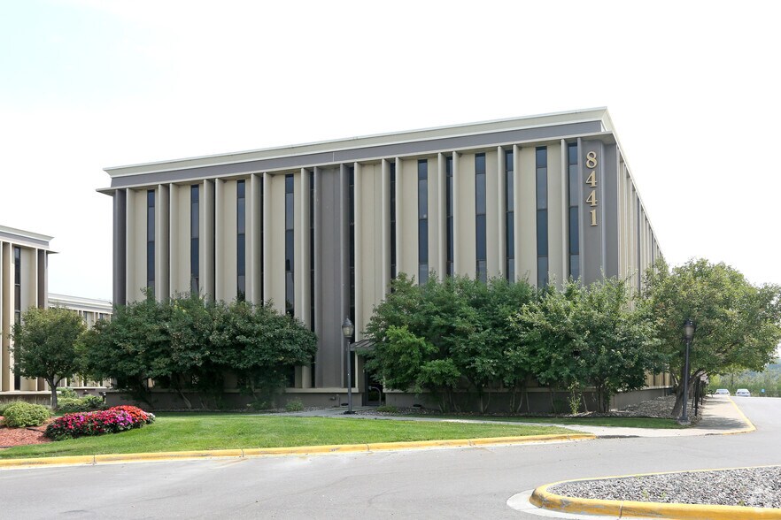 Primary Photo Of 8441 Wayzata Blvd, Golden Valley Office For Lease