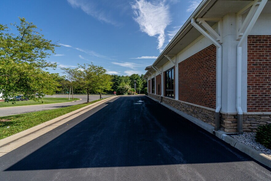 More Photos Of 16 Gosnell, Staunton Medical For Sale