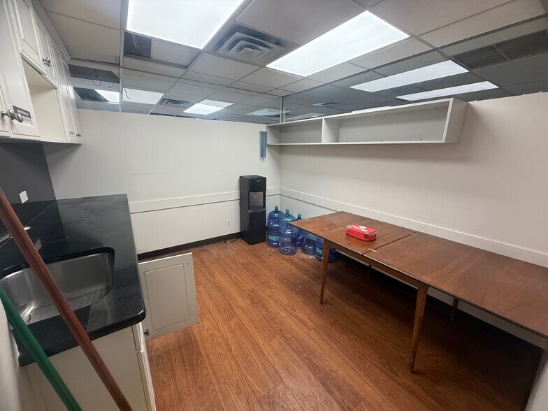 More Photos Of 521 47th Rd, Long Island City Warehouse For Lease