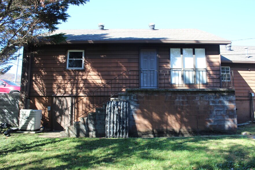 More Photos Of 1901 Old Jacksboro Hwy, LaFollette Office For Sale