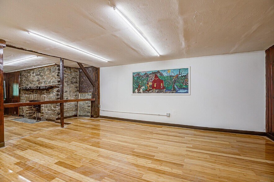 More Photos Of 216 E Main St, Batavia Storefront Retail Residential For Sale