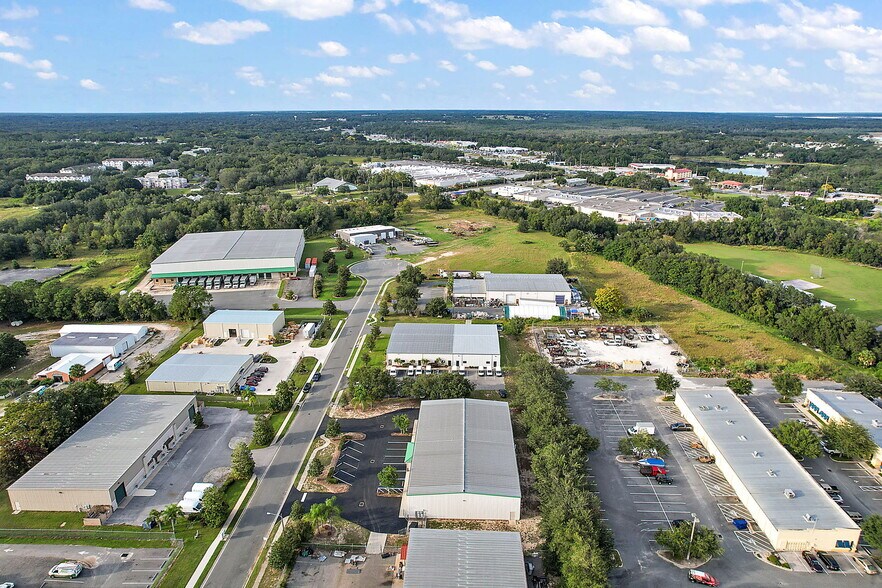 More Photos Of 1811 Greenleaf Ln, Leesburg Warehouse For Lease
