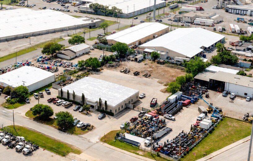More Photos Of 1930 Hinton Dr, Irving Showroom For Lease