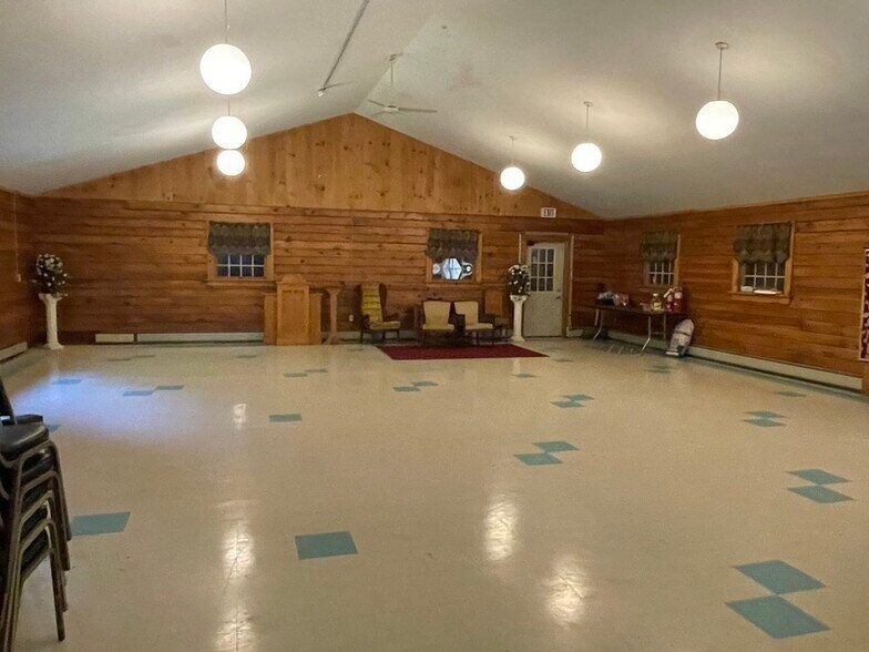 More Photos Of 1076 Roaring Brook, Conway Trailer Camper Park For Sale