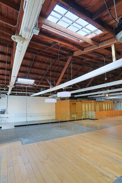 More Photos Of 350-360 Sunset Ave, Venice Warehouse For Lease