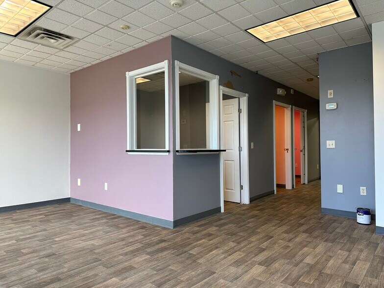 More Photos Of 733-759 Memorial Ave, West Springfield Showroom For Sale