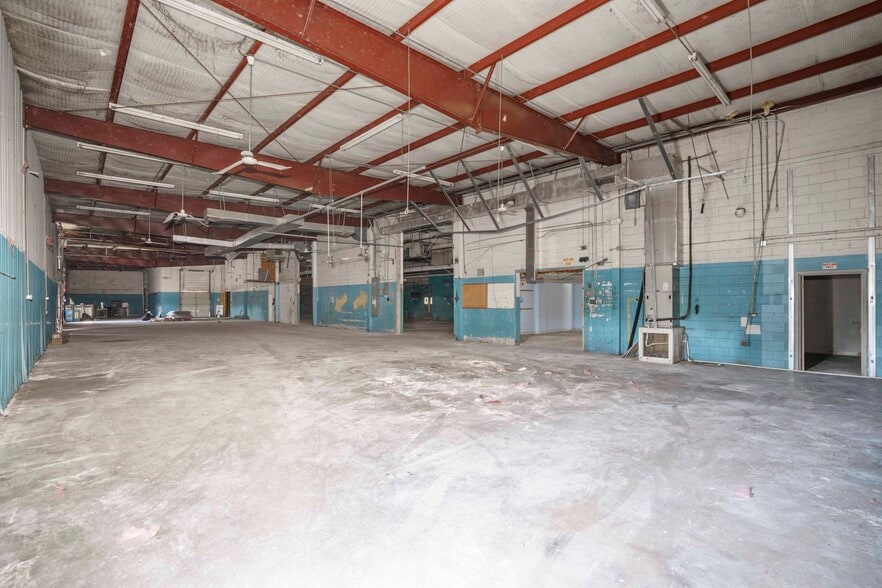 More Photos Of 1310 S Commerce St, Harlingen Office For Sale