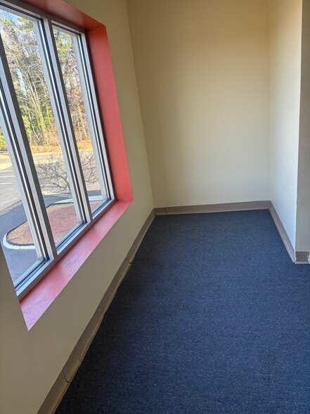 More Photos Of 12 Salters Creek Rd, Hampton Office For Lease