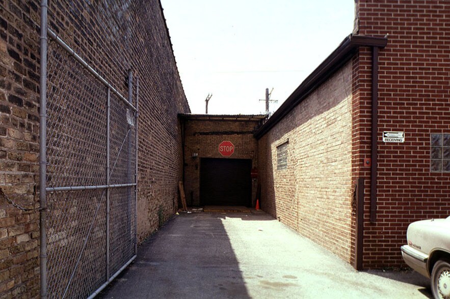 More Photos Of 448 N Halsted St, Chicago Warehouse For Lease