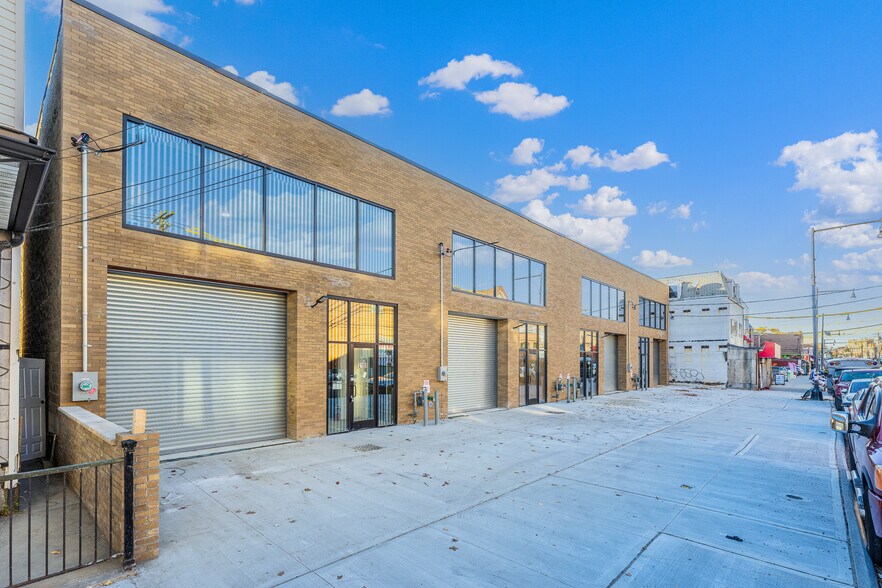 More Photos Of 2102 College Point Blvd, College Point General Retail For Lease