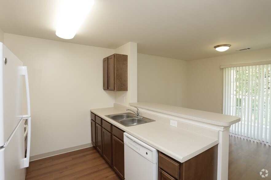 More Photos Of 700 Wincoram Way, Coram Apartments For Lease