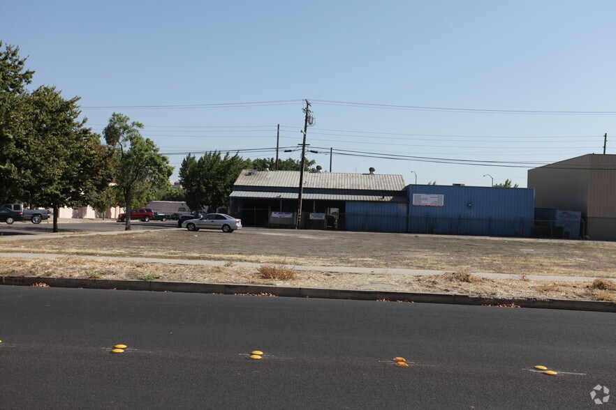 Primary Photo Of 924-930 7th St, Modesto Land For Sale