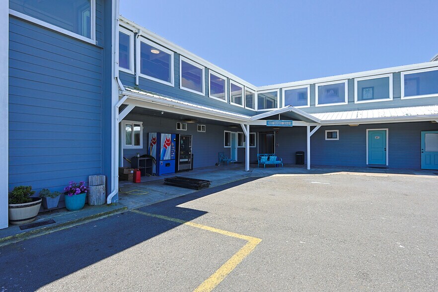 More Photos Of 754 SW Coast Hwy, Newport Hotel For Sale
